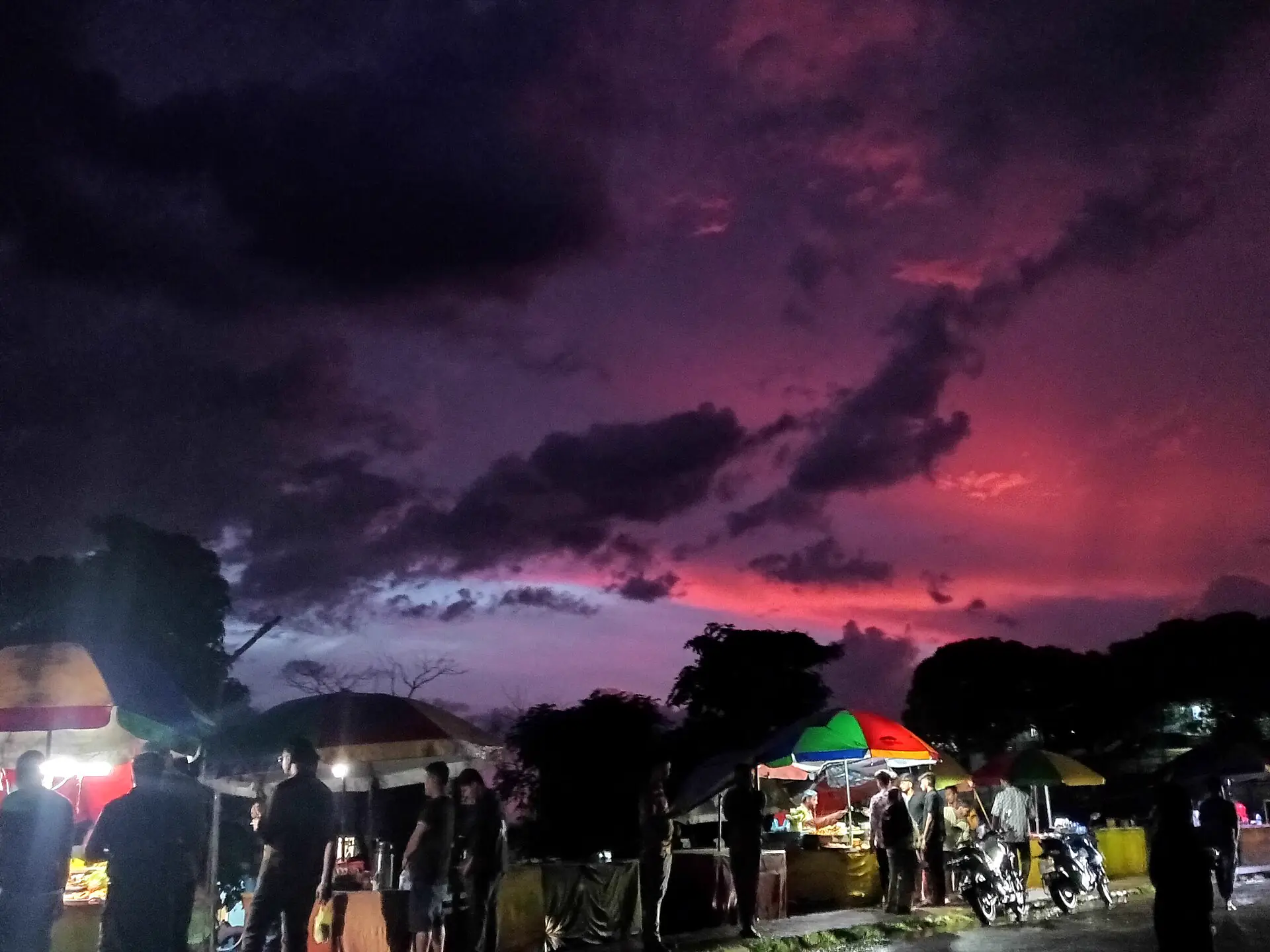 সূর্যাস্তের পরে সাজেক ভ্যালির আকাশ